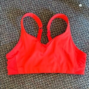 Athletic sports bra